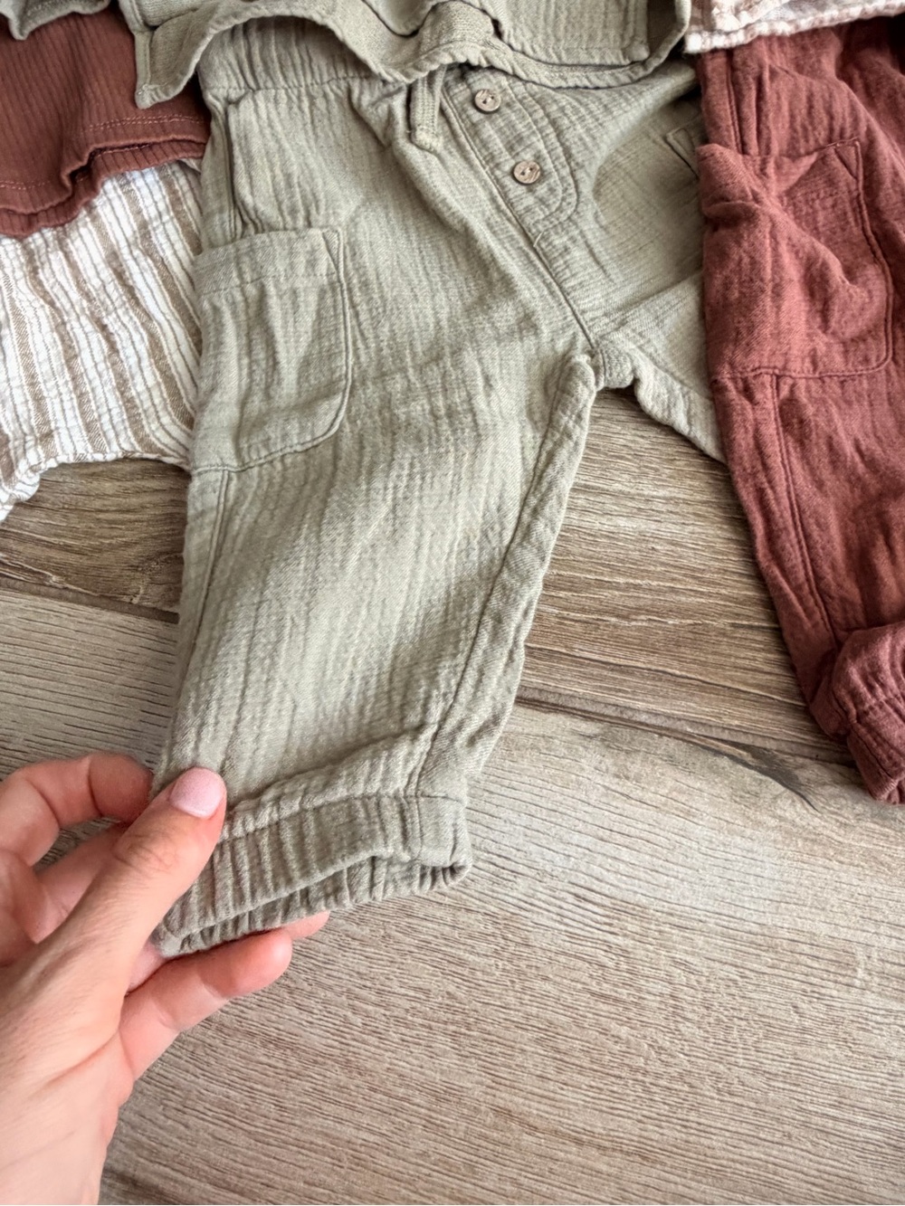 Quincy Mae Neutral and Rust Kids Matching Sets - Picture 11 of 14